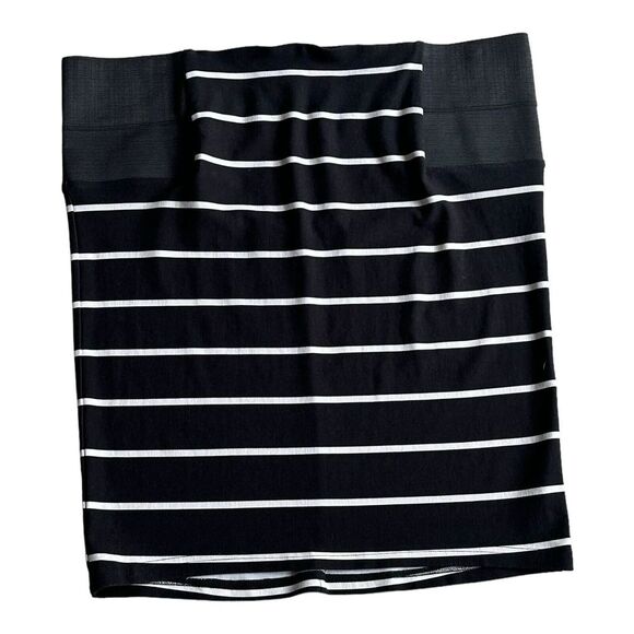 TORRID Black and White Stripe‎ Pull On Pencil Skirt Size 3 - Picture 1 of 9